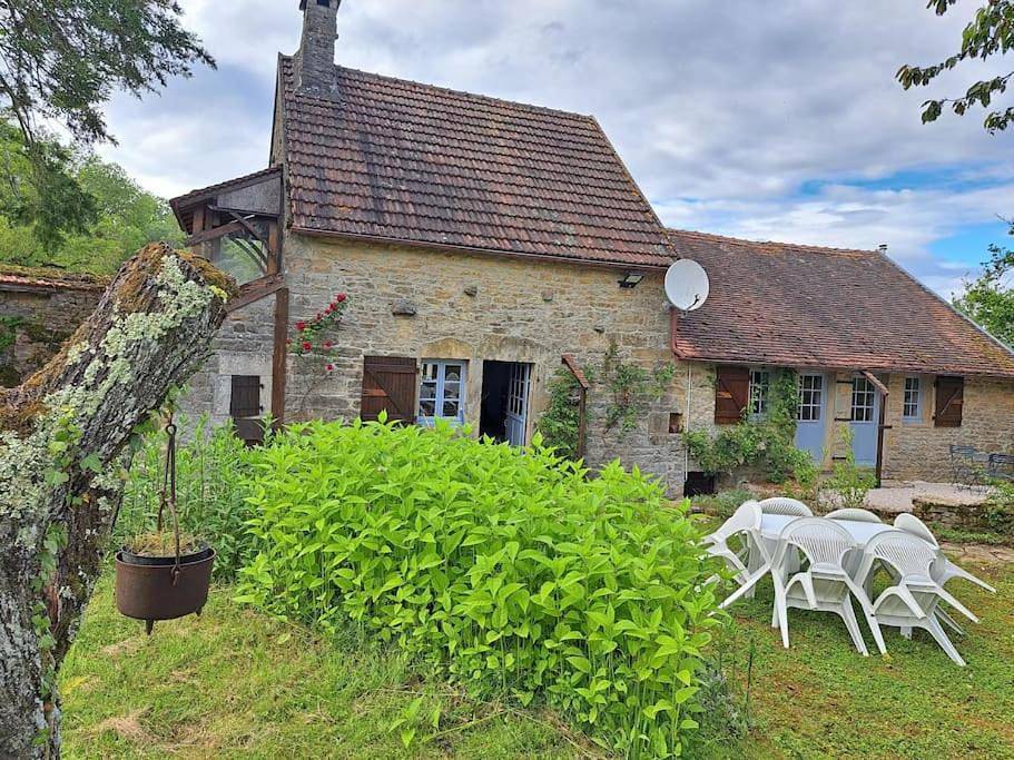 Two-Bedroom House in Éguilly, Région de Beaune
