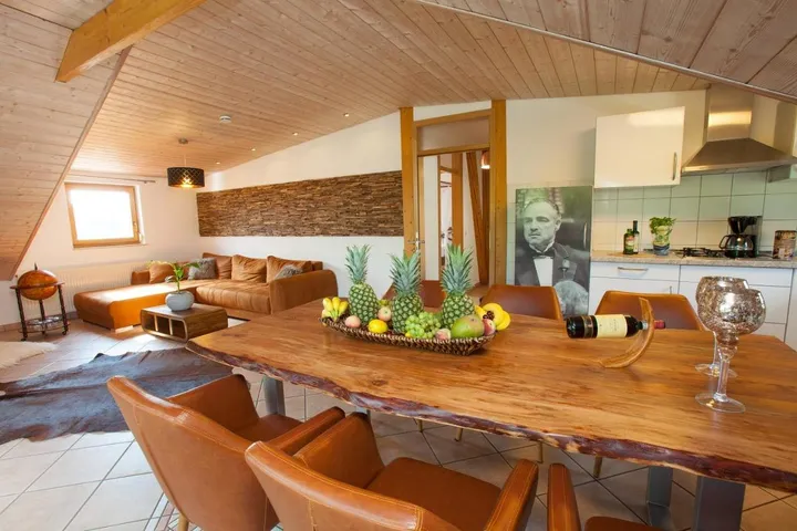 Ferienwohnung für 18 Personen, mit Ausblick und Sauna sowie Balkon - 1
