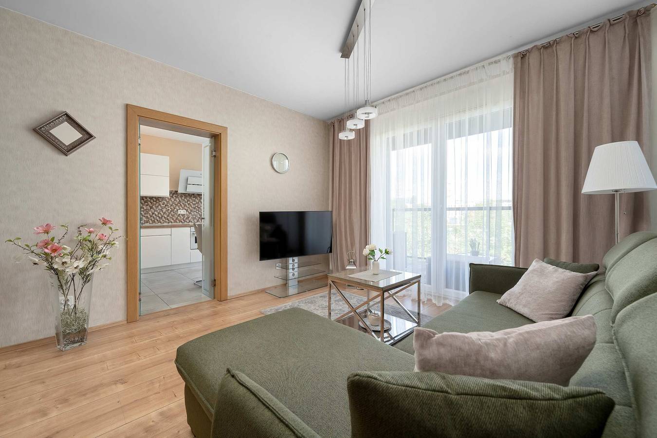 Ganze Wohnung, Ferienwohnung für 4 Personen mit Garten in Breslau, Niederschlesien