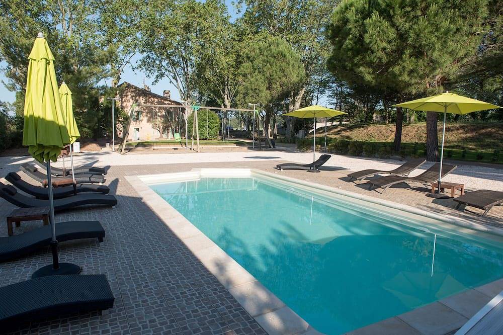 Casa de campo con vista al Canal du Midi en el corazón de los viñedos. in Ouveillan, Region de Narbonne