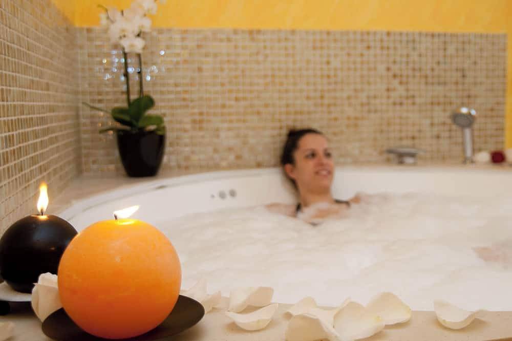 Casa Nuri de Rei La Pobla Tornesa .9 personas.Jacuzzi,barbacoa, parejas y grupos in Puebla-Tornesa, Costa del Azahar