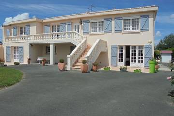 Gîte pour 6 personnes, avec balcon et jardin à Les Clouzeaux