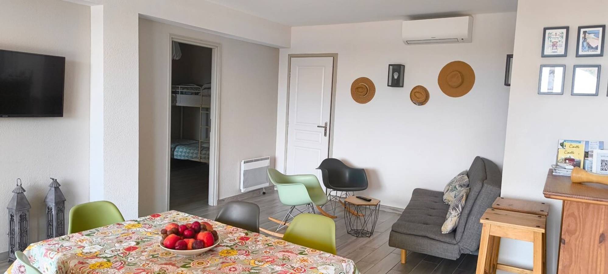 T3 rénové, climatisé entre mer et montagne, piscine, jardin in Le Rouret, Région de Cannes