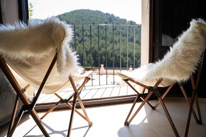 Albergue para 3 personas, con terraza y vistas además de piscina y jardín en Parc Natural de la Serra d'Espadà - 3