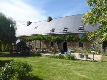 Chambre d’hôte pour 2 personnes, avec vue ainsi que terrasse et jardin à Landévant