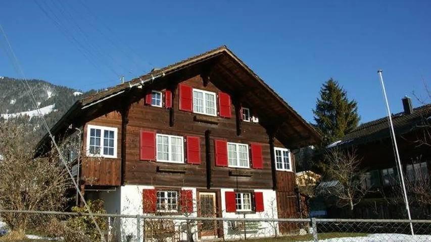 Gîte pour 5 personnes, avec jardin à Frutigen - 2