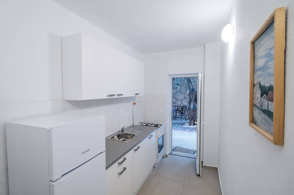 Ganze Wohnung, Angenehmer Aufenthalt für 2 (+1) in Promajna, Makarska Riviera