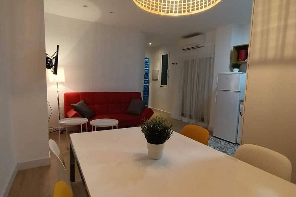 Entire apartment, Central apartment with terrace in Centro-Sagrario, Granada