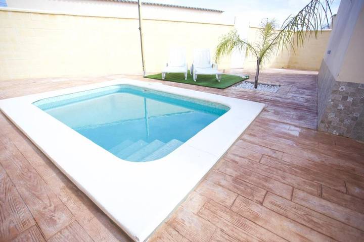 Casa rural para 4 personas, con Terraza y Jardín además de Piscina para niños y Piscina en Mairena del Alcor - 3