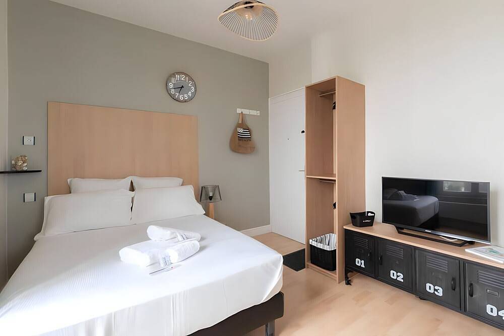 Apartamento entero, Apartamento-Vista a la Ciudad-Baño privado in Lancieux, Región de Dinan
