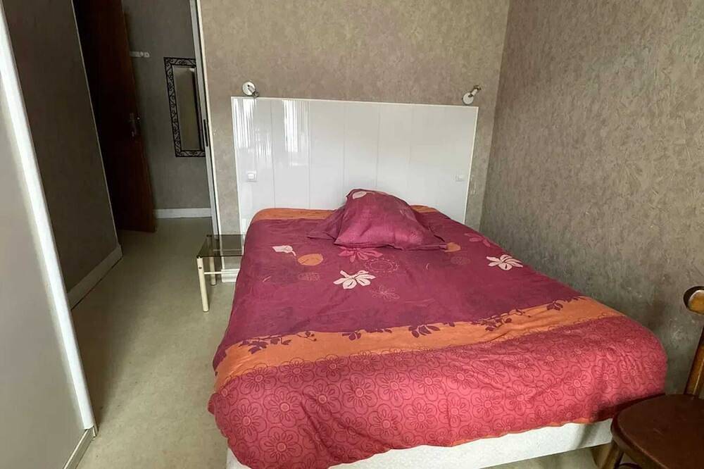 Entire apartment, Homerez - Studio - Néris-les-Bains in Néris-les-Bains, Montluçon region