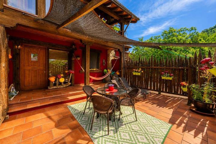 Casa rural con piscina para 4 personas, con Terraza y Jacuzzi además de Jardín y Piscina en Liébana - 4