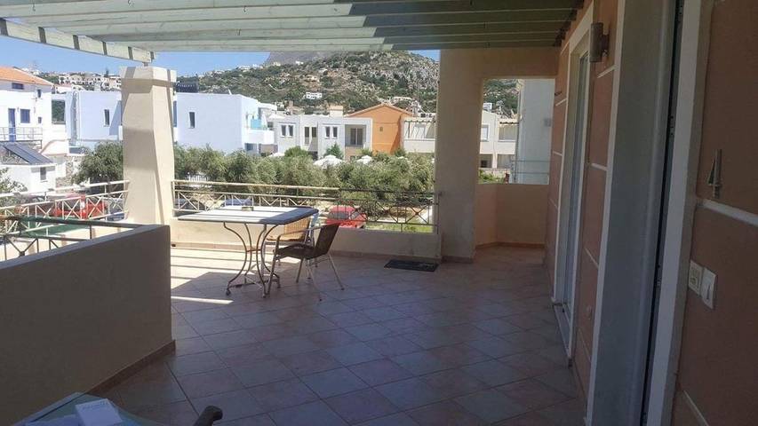 Location de vacances pour 8 personnes, avec vue ainsi que piscine et balcon dans Almirida - 2