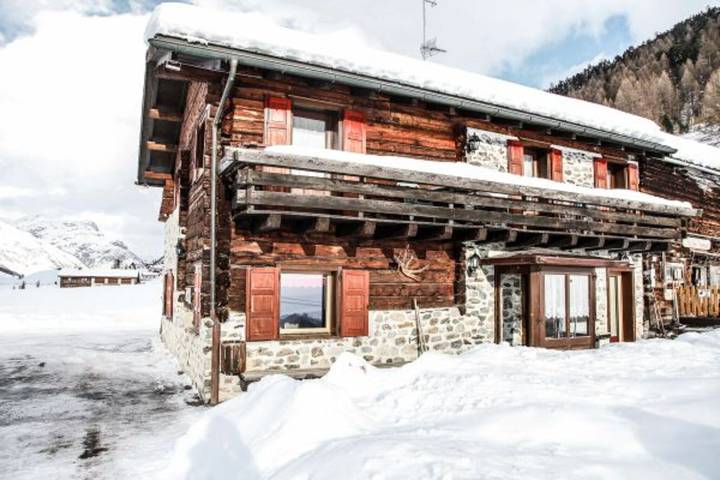 Apartamento entero, Apartamento vacacional "Pizalegn Bait da Rez" con jardín y Wi-Fi in Livigno, Valtellina