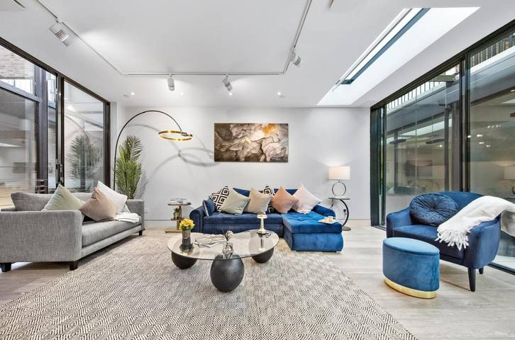 Villa for 10 people, with Balcony and Terrace as well as View in Kensington and Chelsea