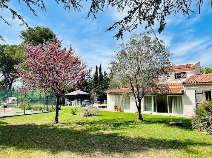 Location de vacances pour 8 personnes, avec piscine et jardin à Rousset - 3