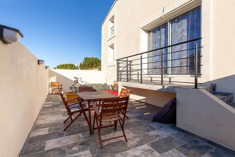 Entire apartment, Beautiful apartment in Eyragues in Eyragues, Arles region