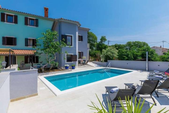 Ferienhaus für 10 Personen, mit Pool und Garten - 1