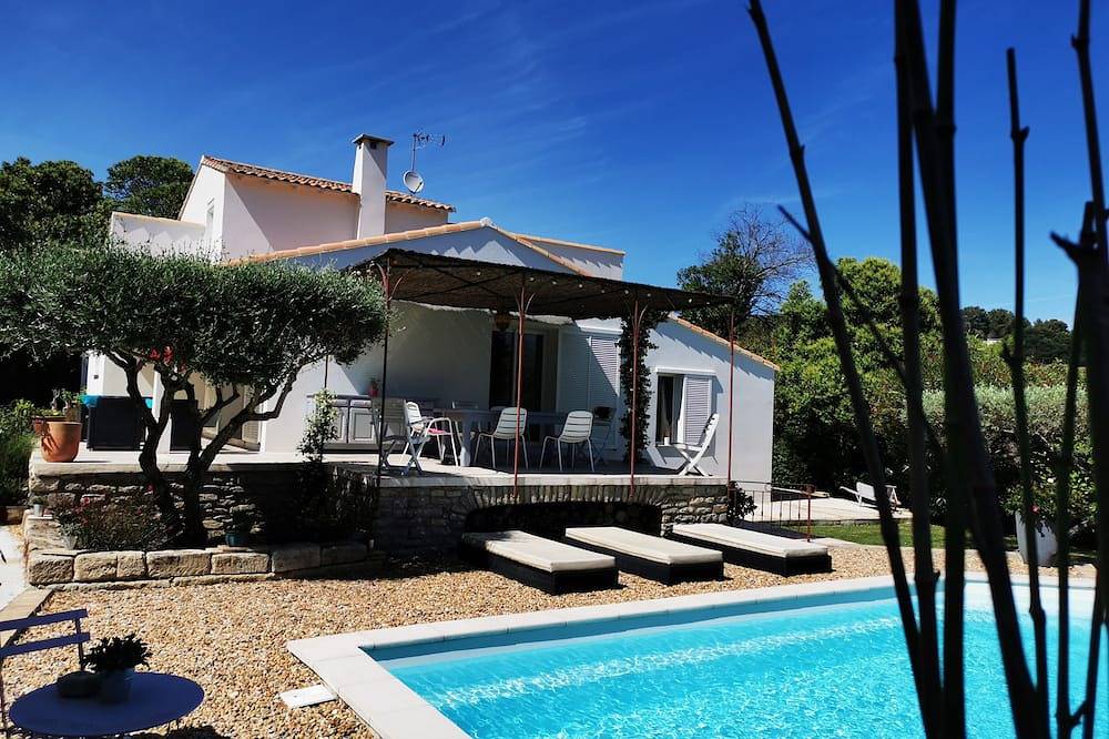 Villa with swimming pool without vis-à-vis, quiet. in Congénies, Côte méditerranéenne (France)