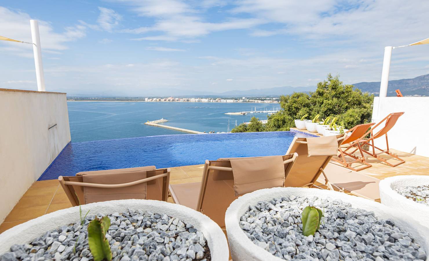 Entire studio, Agi Castell Mar in Platja dels Palangrers (Roses), Roses