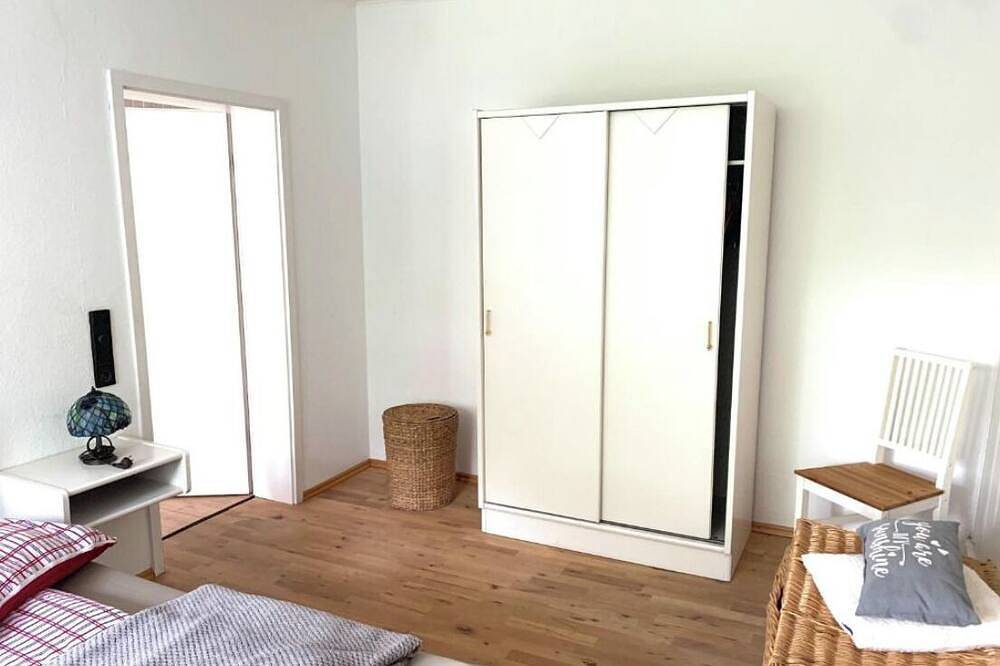 Ganze Wohnung, Gemütliche 2 Zimmer Fewo mit Xxl Garten im Zentrum von Bad Schwartau, Ostseenah! in Bad Schwartau, Ostholstein