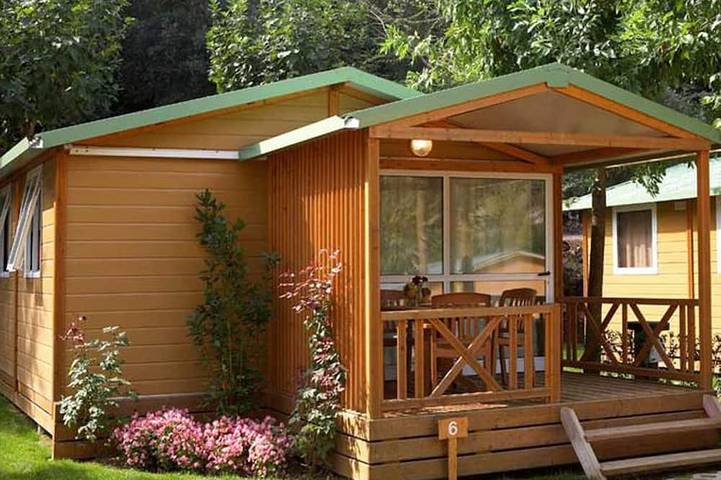 Gîte pour 5 personnes, avec terrasse et piscine dans Sireuil