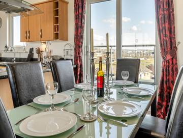 Holiday Rental for 6 People in Llanelli, Carmarthenshire, Photo 3