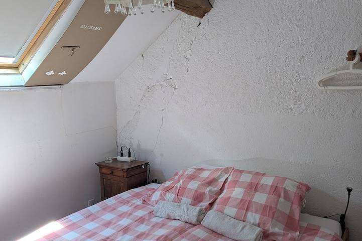 Country House & tennis court& swimming pool. 12 pers, dog accepted. Meals available. in Crux-la-Ville, Nièvre