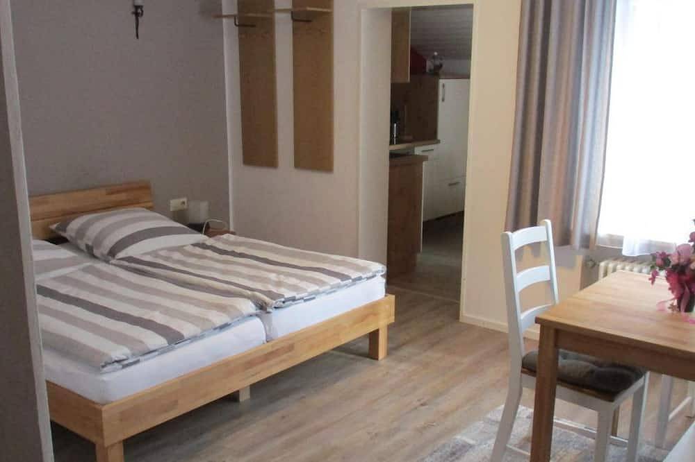 Ganze Wohnung, Heyartz, Ferienwohnung Peter - Fewo. I   1. Stock/Wohn-Schlafraum/Dusche in Halblech, Bayerisch Schwaben