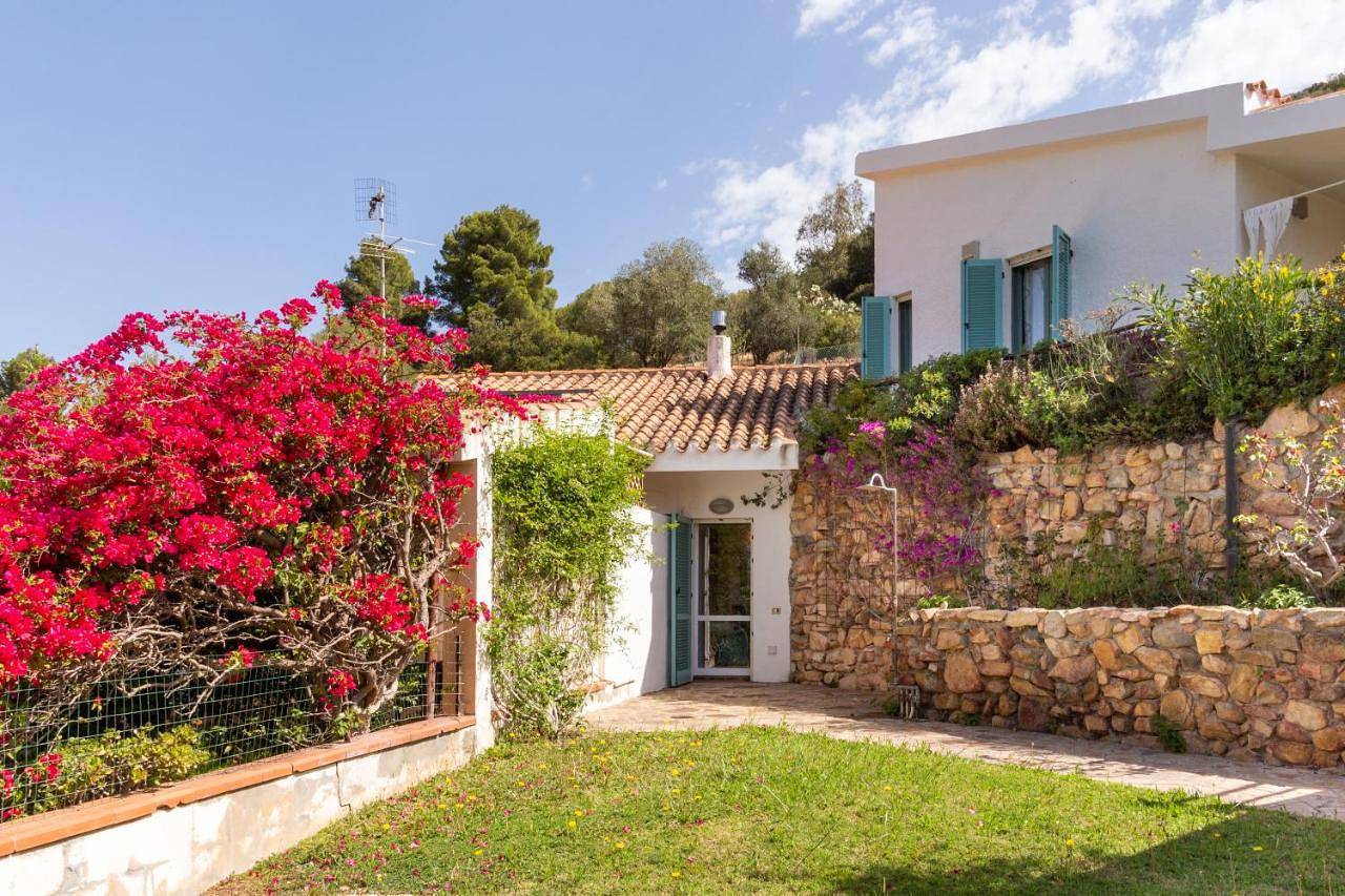 Villa Maffi - spaziosa, vista mare e parcheggio in Villasimius, Cagliari Provinz