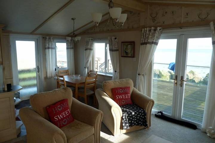 2 Bedroom Lodge, Beach Location, Fabulous Views in Dumfries and Galloway