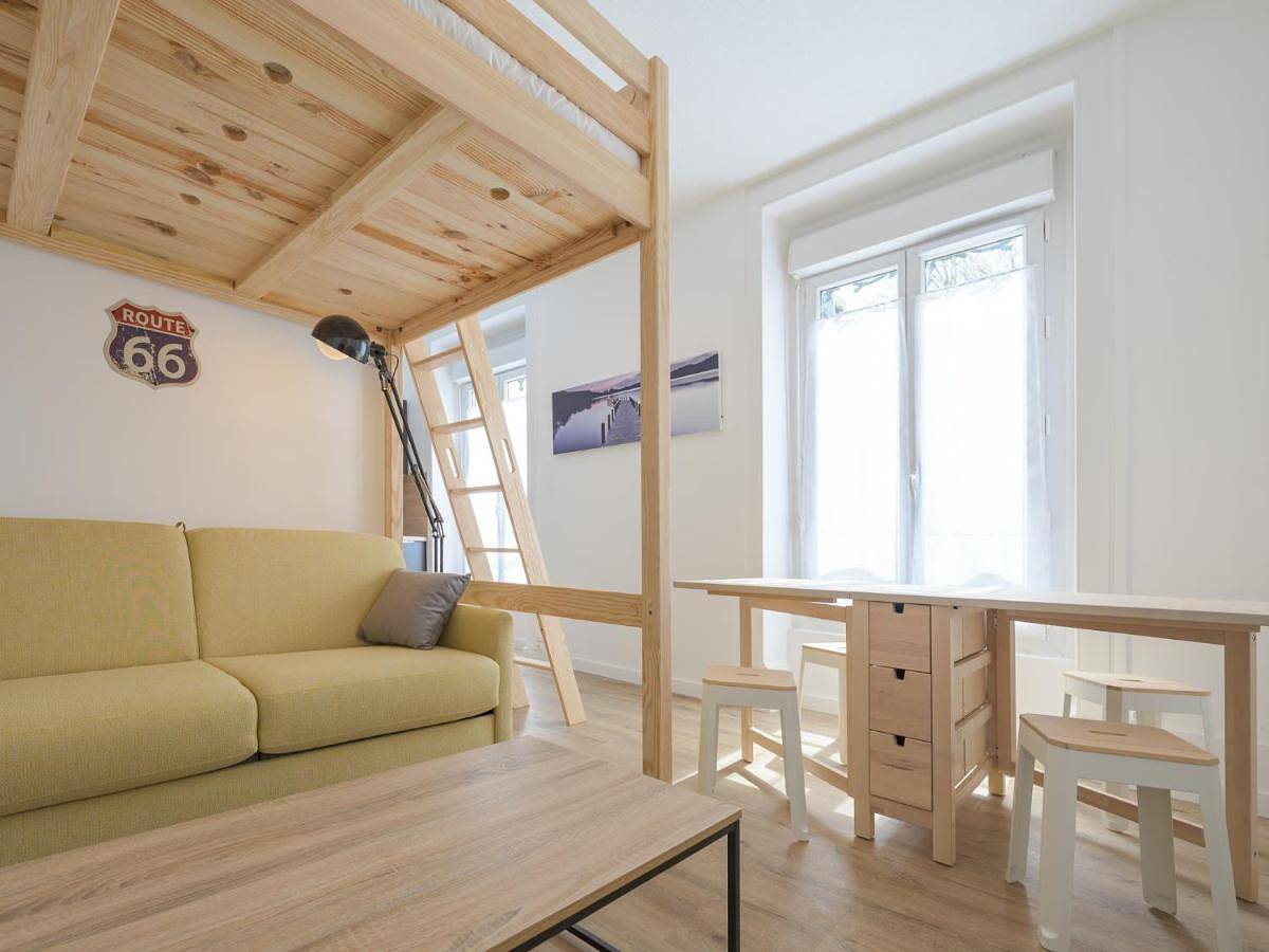Appartement entier, Studio refais à neuf proche Gare Oullins, Sanofi, A7 in Oullins, Lyon et ses environs