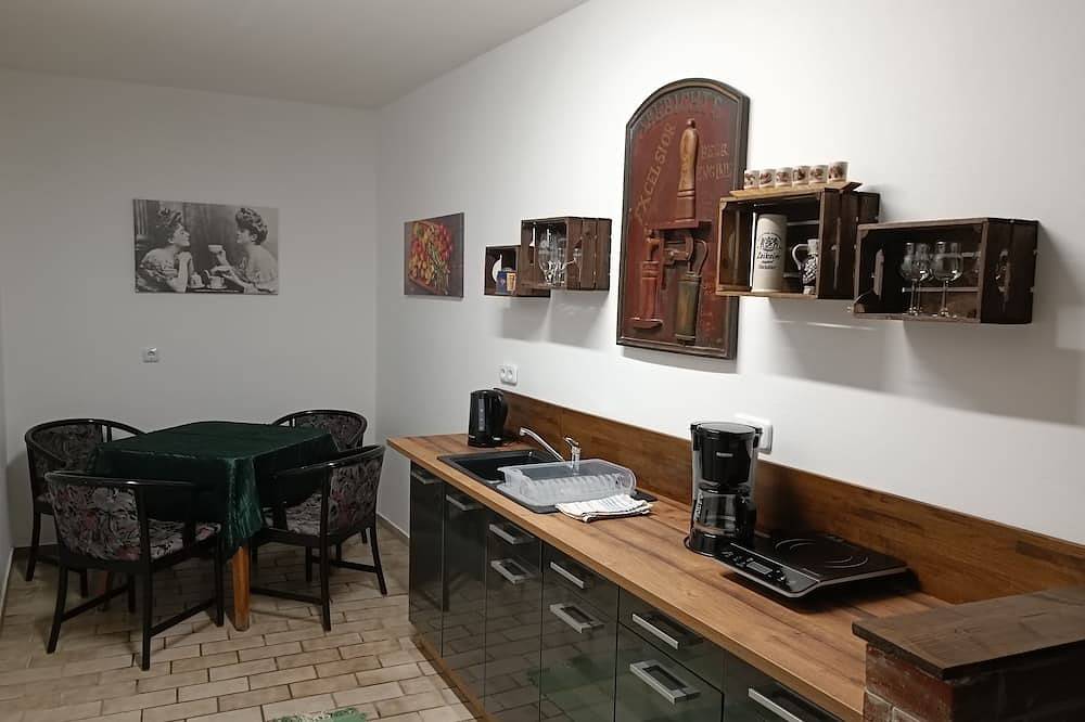 Ganze Wohnung, Jhhggh Ffff in Freyburg (Unstrut), Saale-Unstrut