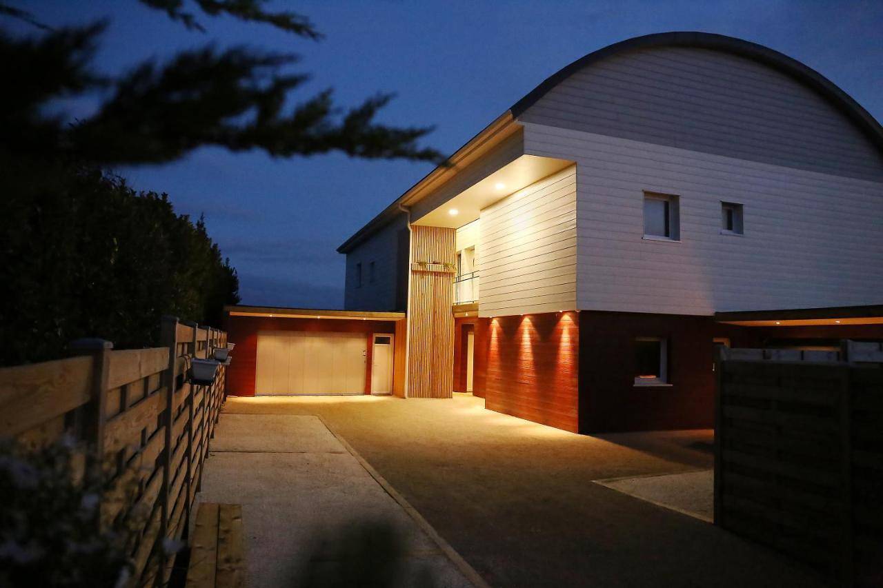 Family Room with Private Bathroom in Saint-Hilaire-de-Riez, Vallée de la Loire