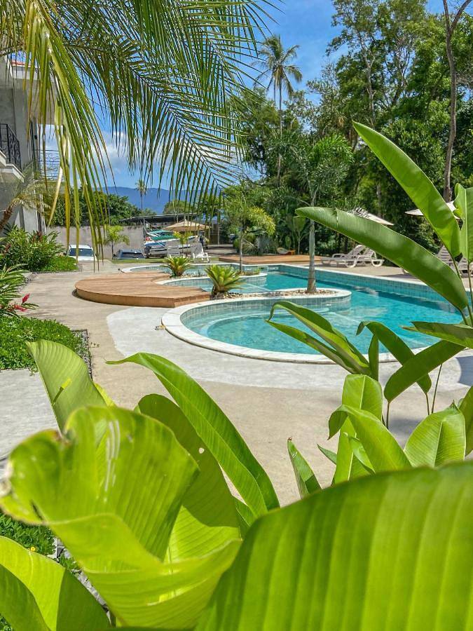 Casas e apartamentos de temporada para 2 pessoas, com piscina em Veloso (Ilhabela)