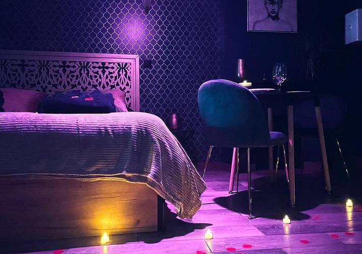 Gîte pour 2 personnes, avec Jacuzzi et Sauna à Château-Landon