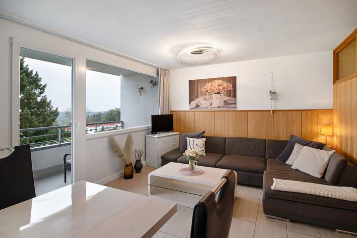 Ferienwohnung für 4 Personen, mit Balkon und Garten sowie Seeblick