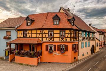 Gîte pour 12 personnes, avec balcon à Eguisheim