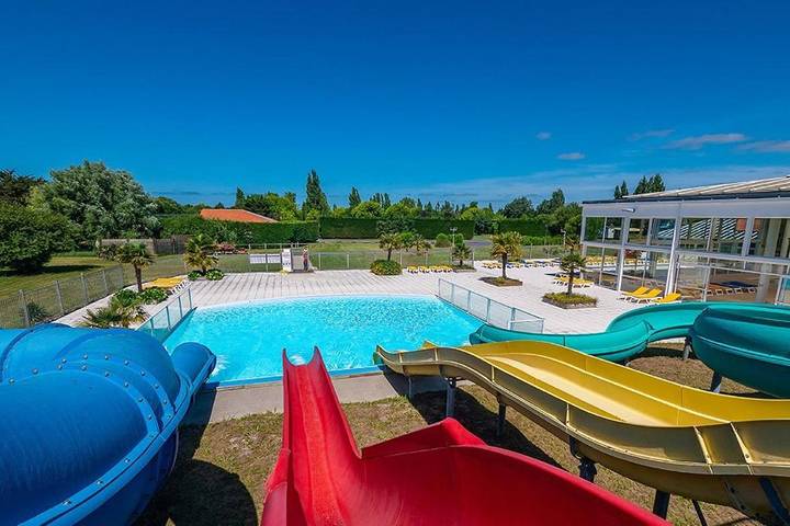 Location de vacances pour 4 personnes, avec piscine dans Plage De La Paree Du Jonc - 4