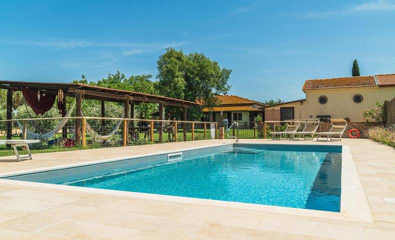 Agriturismo per 2 persone, con panorama e piscina nonché giardino ad Orbetello