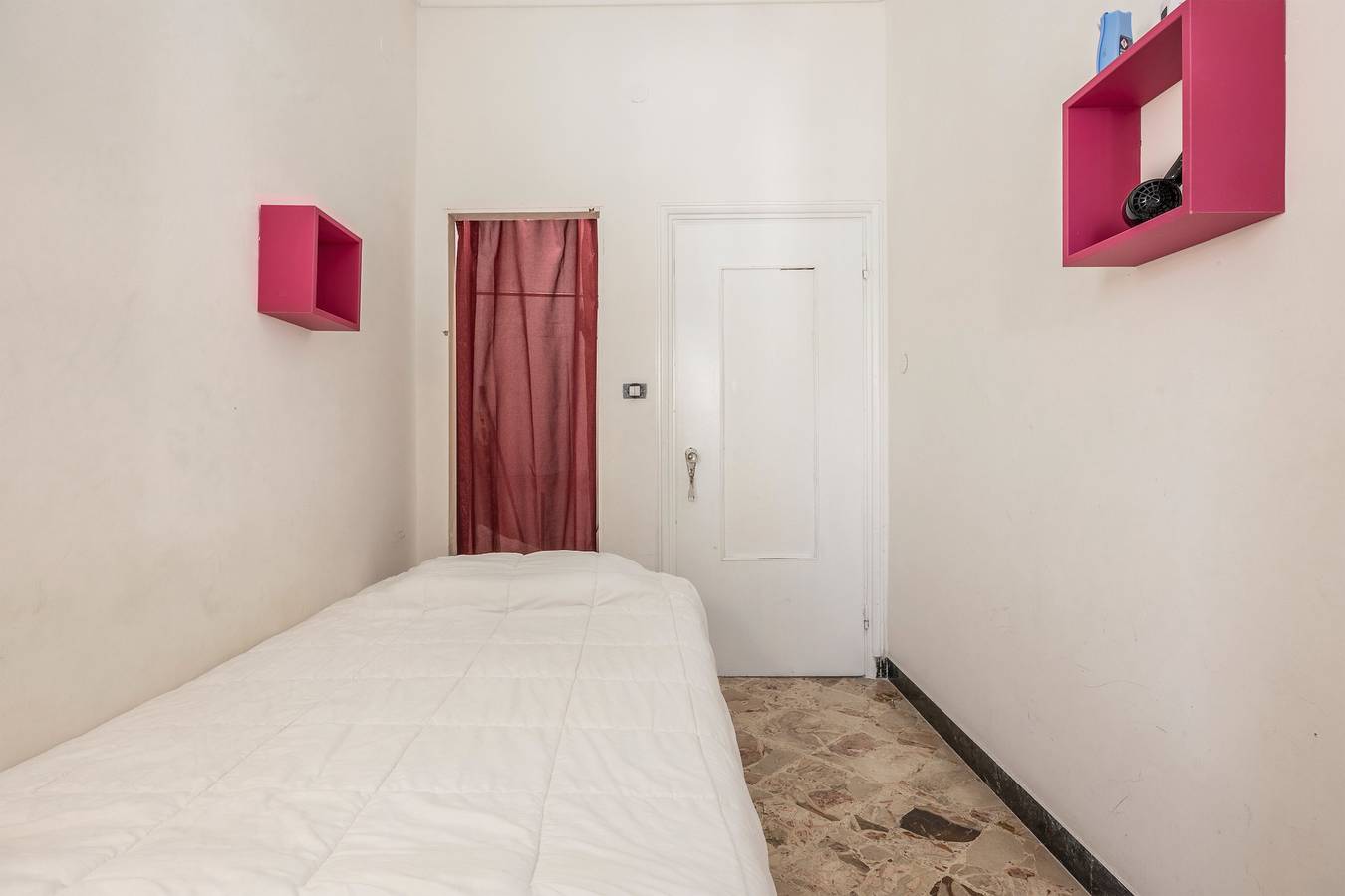 Entire apartment, Apartment 'Martini' with Mountain View, Wi-Fi and Air Conditioning in Mondello Beach, Palermo