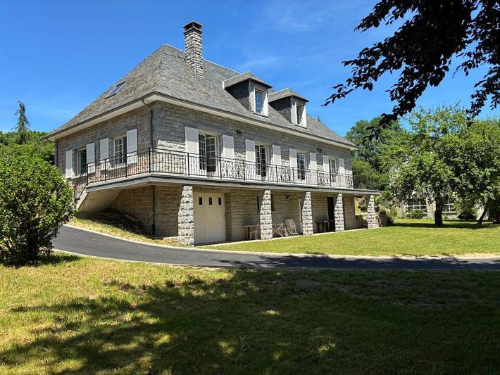 Villa pour 8 personnes, avec Balcon et Terrasse ainsi que Jardin et Sauna