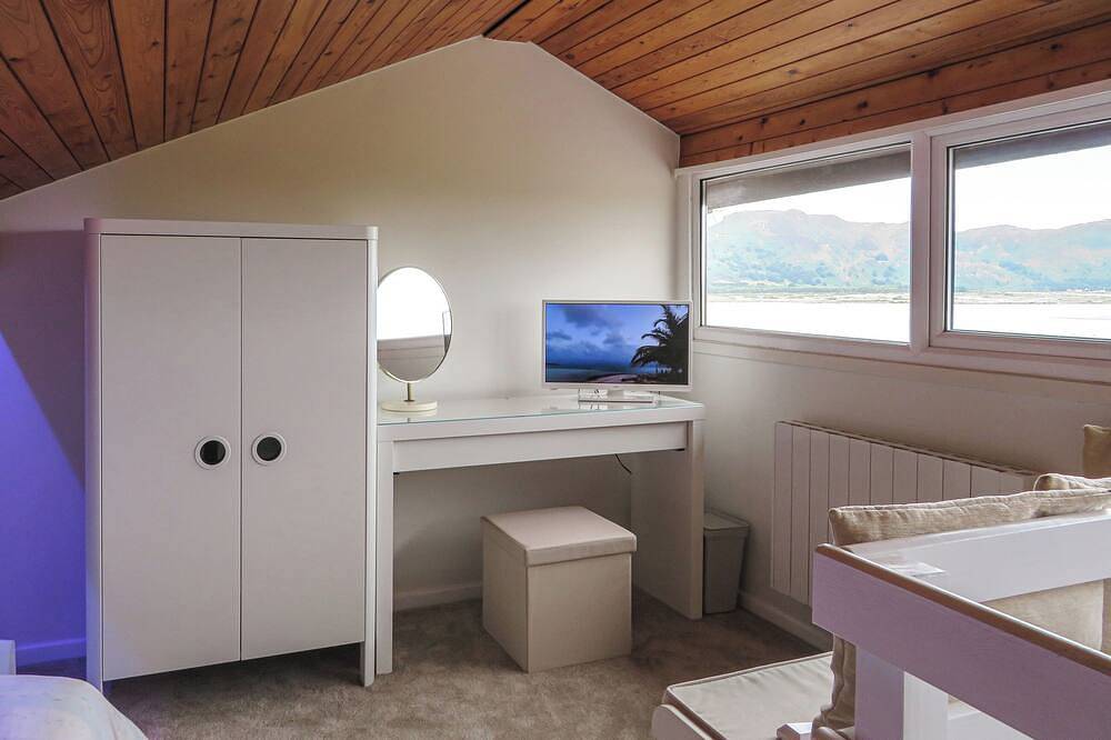 3 bedroom accommodation in Deganwy, near Llandudno in Deganwy, Conwy region