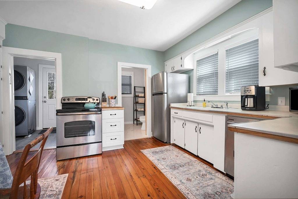 Downtown Mystic Family Retreat | Pet Friendly in Mystic, Connecticut