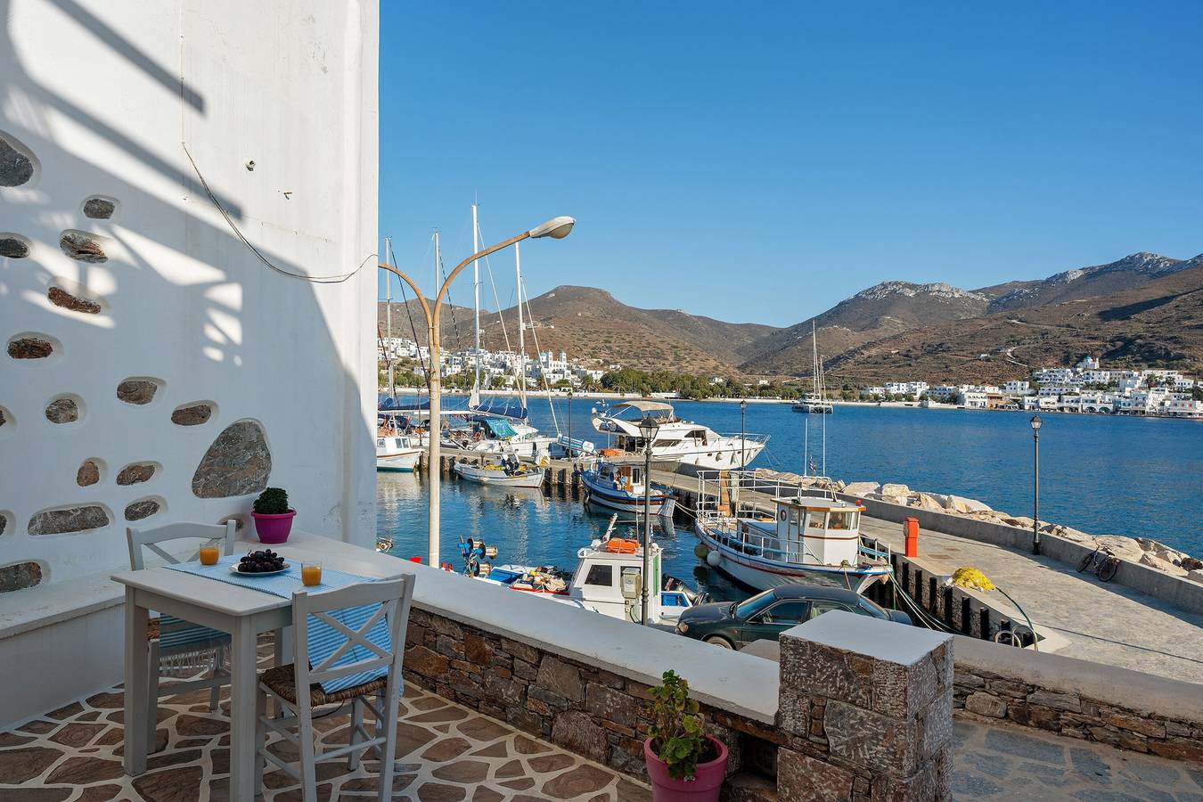 Apartamento entero, Apartamento 'Nicolas House 3' con terraza privada, Wi-Fi y aire acondicionado in Amorgos