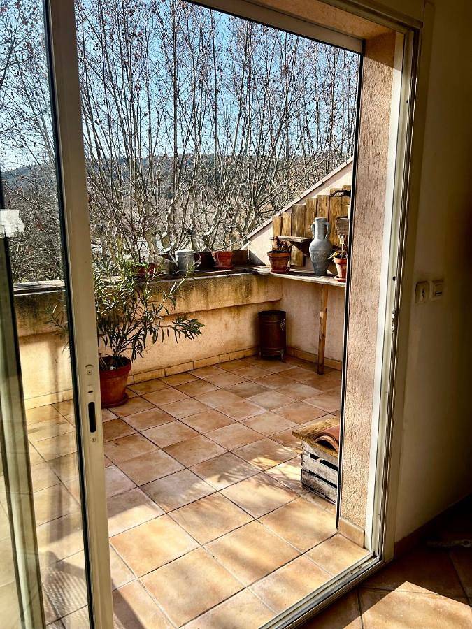 Appartement entier, Three-Bedroom Standard Apartment in Sainte-Tulle, Parc naturel régional du Luberon