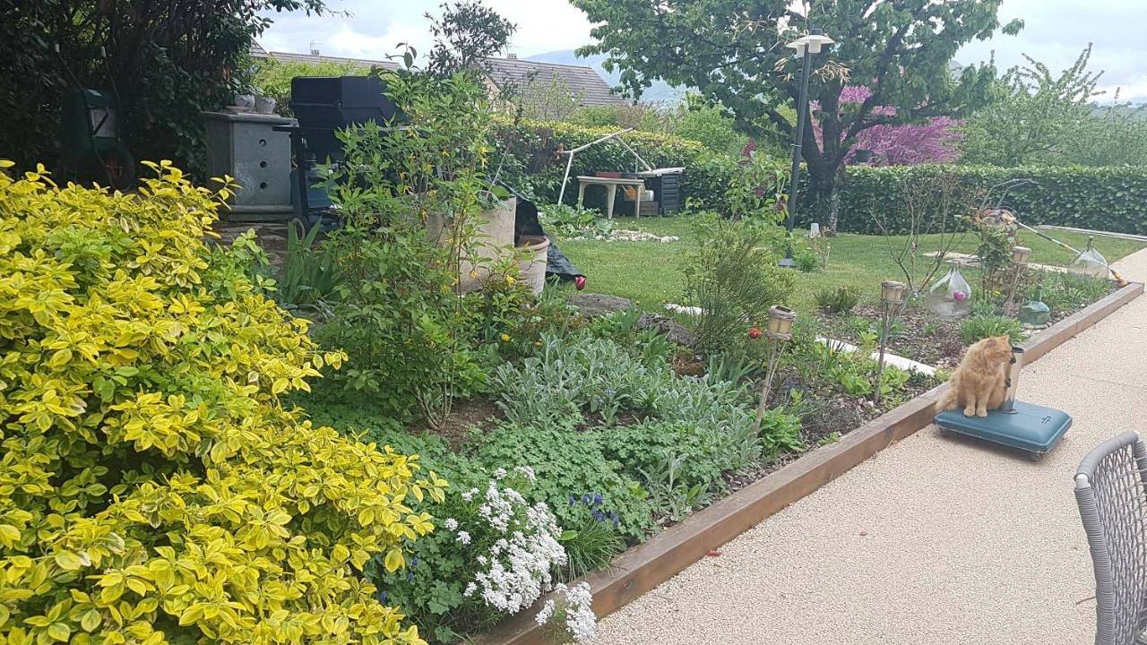 Appartement entier, Apartment with Garden View in Cranves-Sales, Région de Saint-Julien-en-Genevois