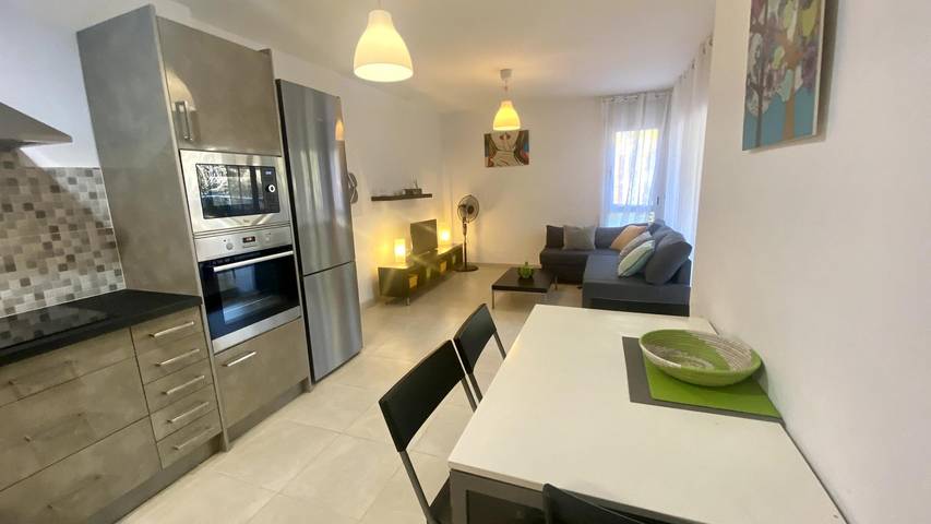 Entire apartment, Appartament Pinar de la Cala Bajos D with a Communal Pool in Cala Llobeta (Terres de l'Ebre), Calafat