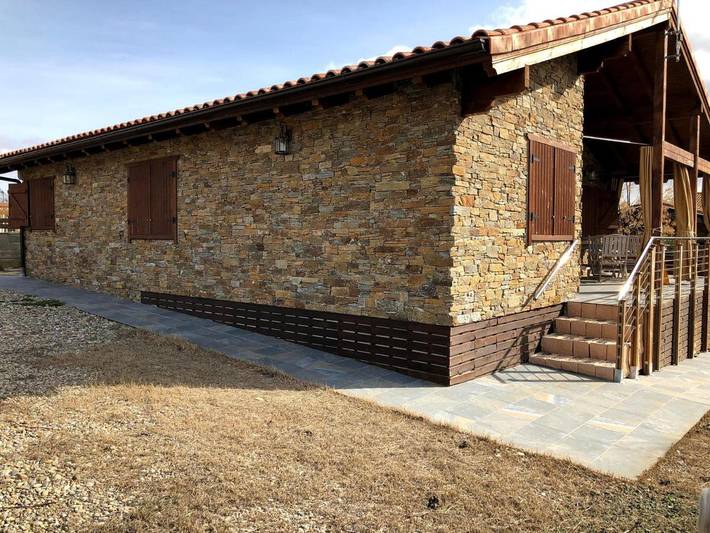 Location de vacances pour 6 personnes, avec Terrasse ainsi que Jardin et Vue à Àger - 4
