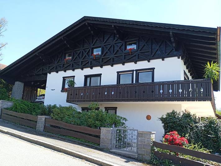 Ferienwohnung für 6 Personen, mit Terrasse und Garten sowie Ausblick